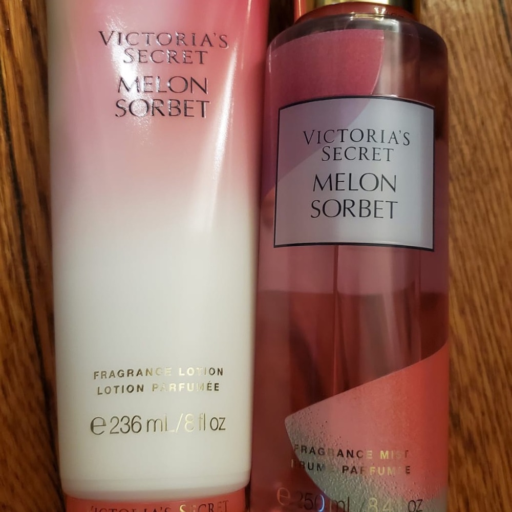 Victoria secrets set mist and cream lotion